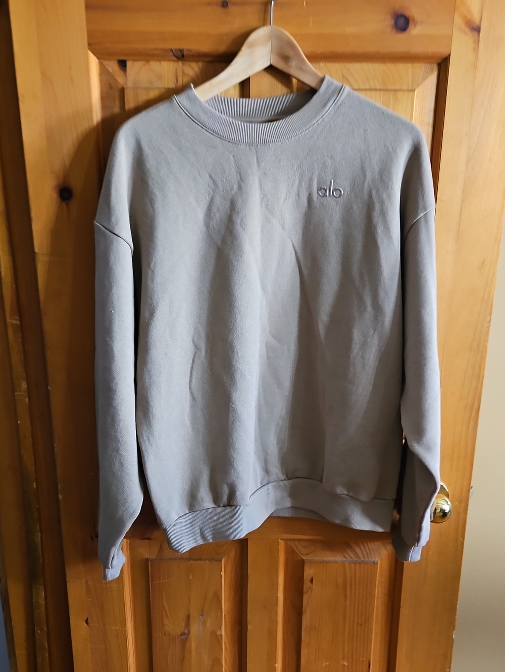 ALO Yoga Women’s Crewneck Sweatshirt in Light Taupe